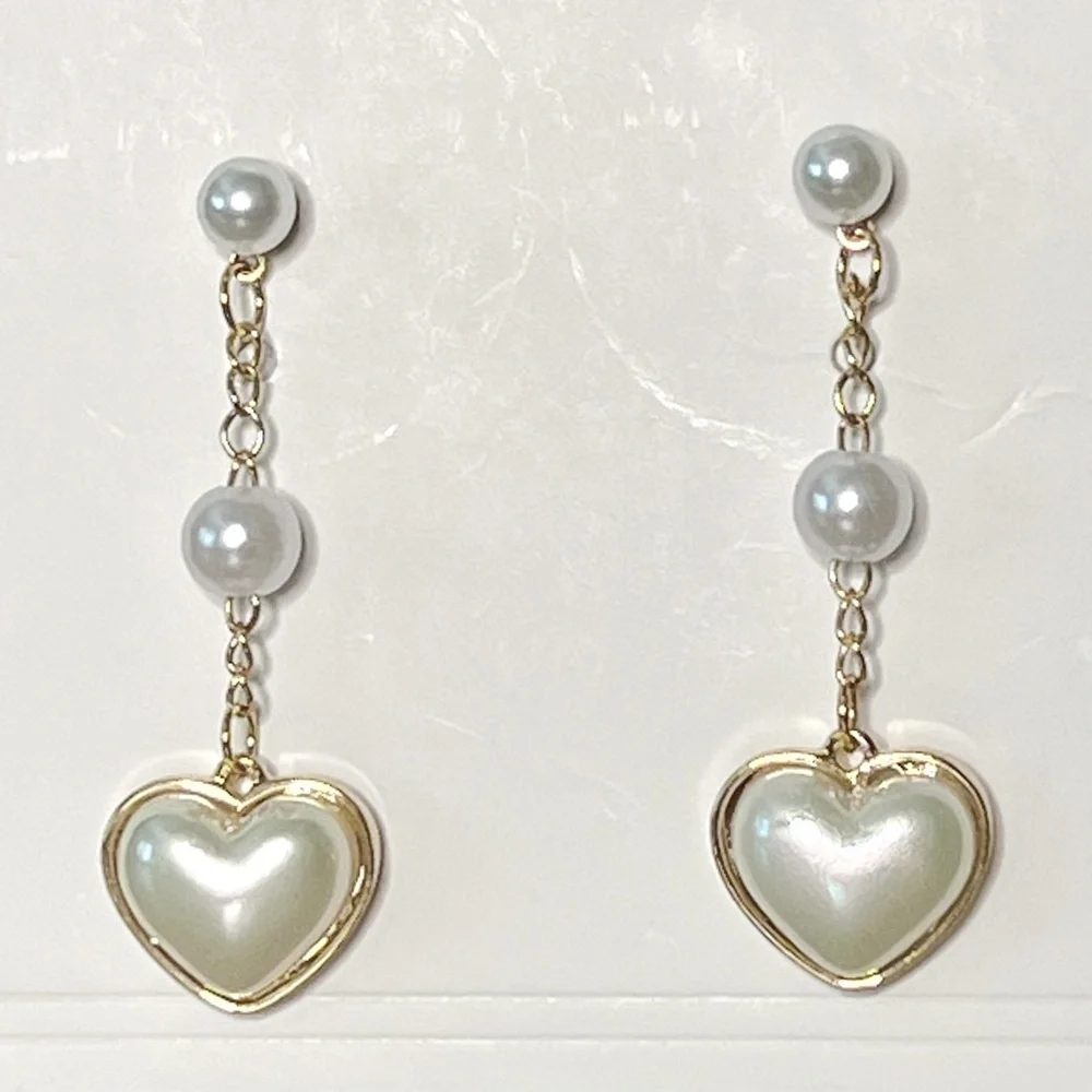 NEW | pearl heart dangle earrings